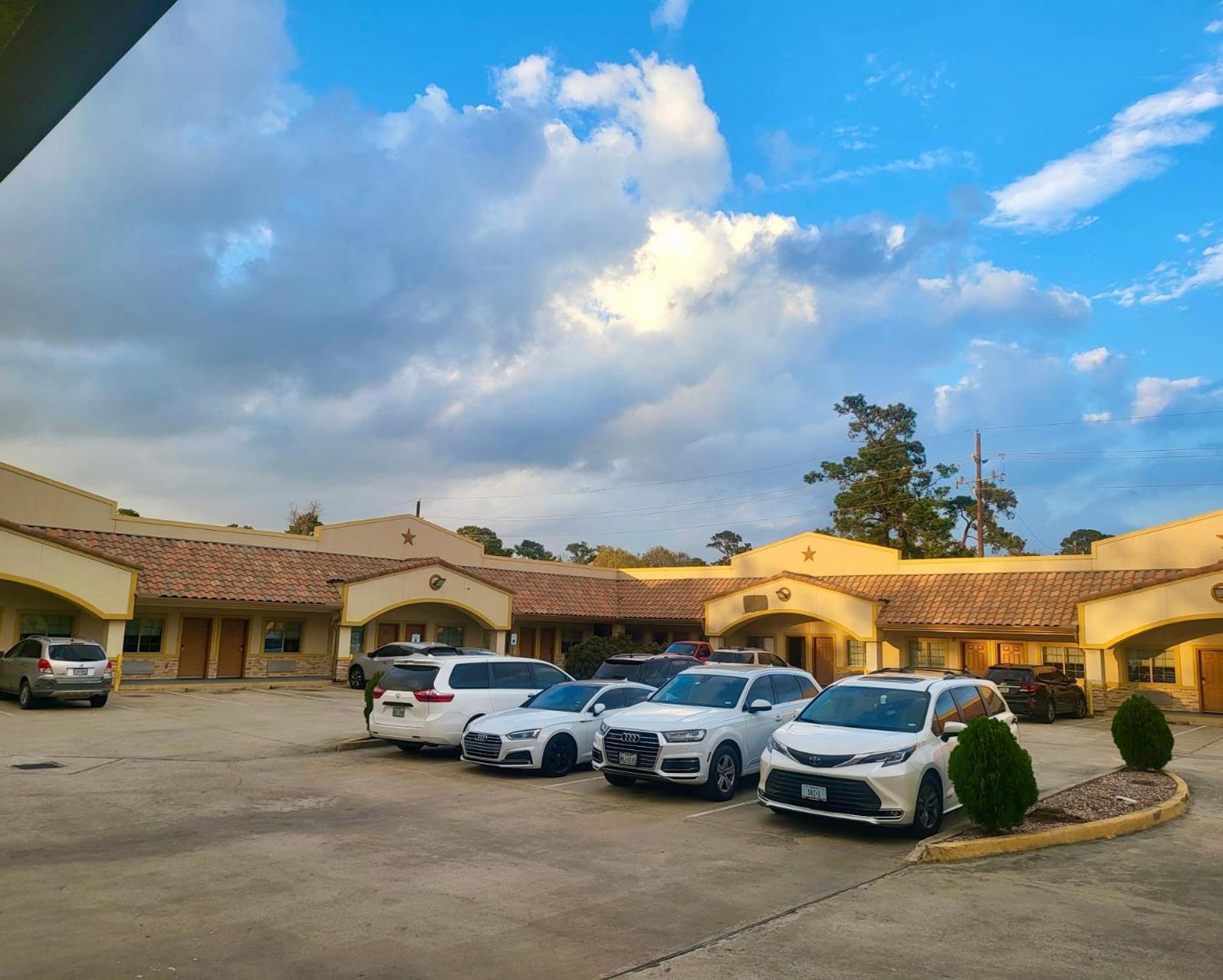 Crystal Inn Louetta Екстер'єр фото